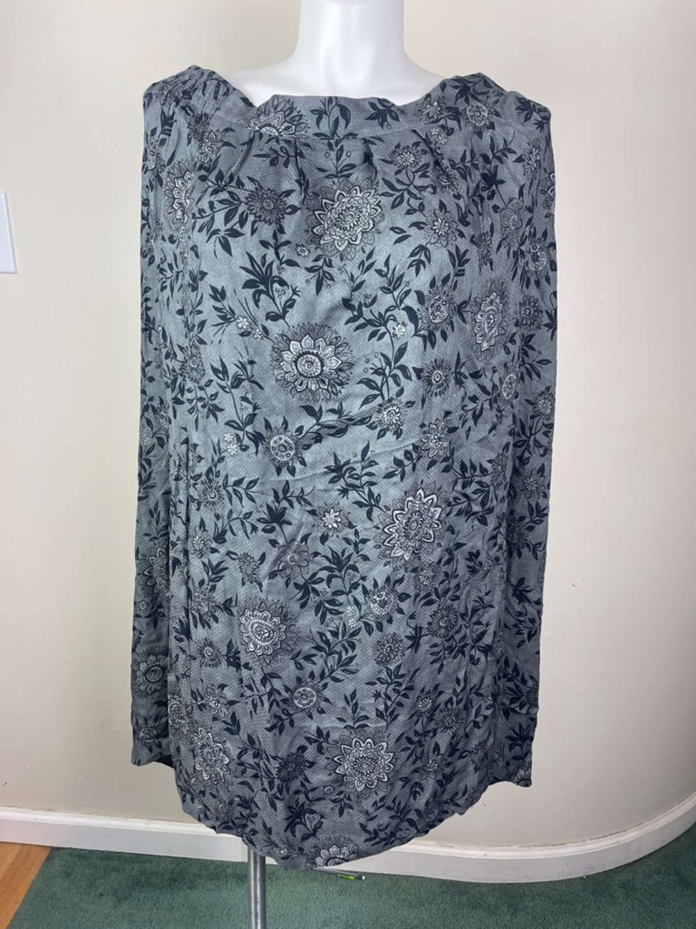 Sag Harbor Vintage Midi Smocked Waist Gray Floral Skirt